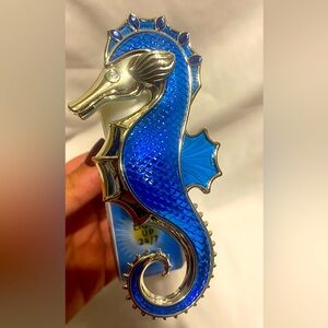 BATH & BODY WORKS - Seahorse Wallflower plug-in
Brand new
